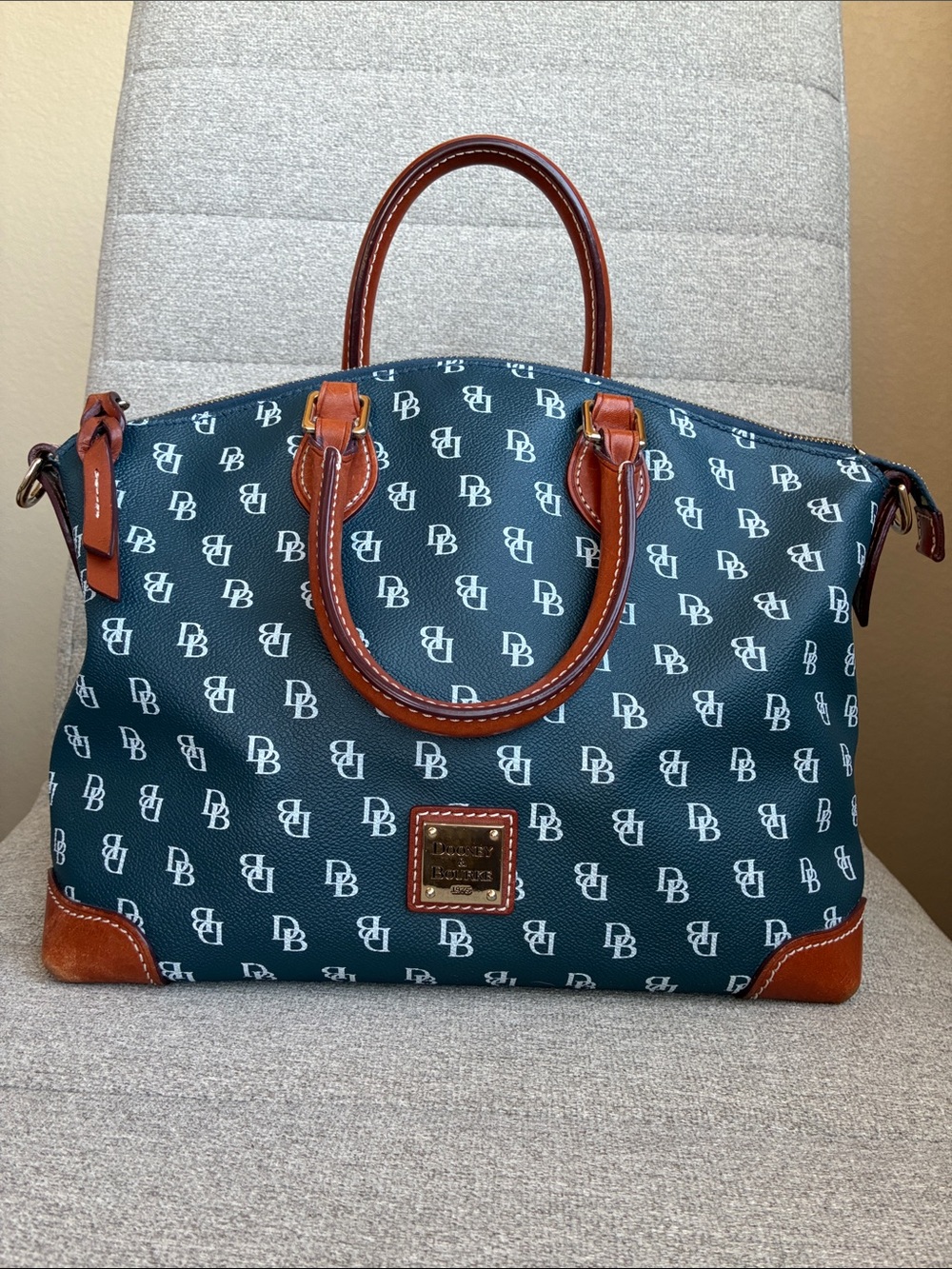 Dooney & Bourke Large Signature Monogram Zip Satchel Navy Blue & White Leather - Picture 2 of 16